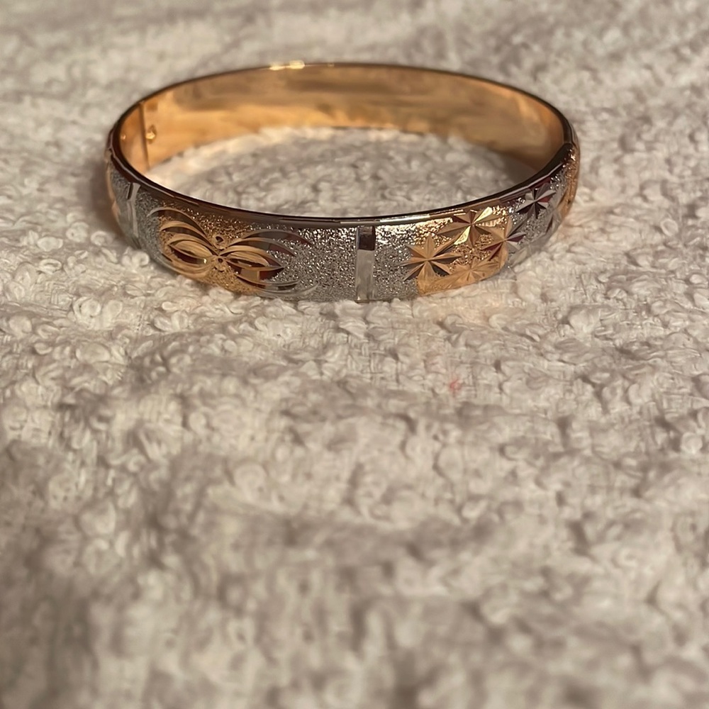 Bracelet